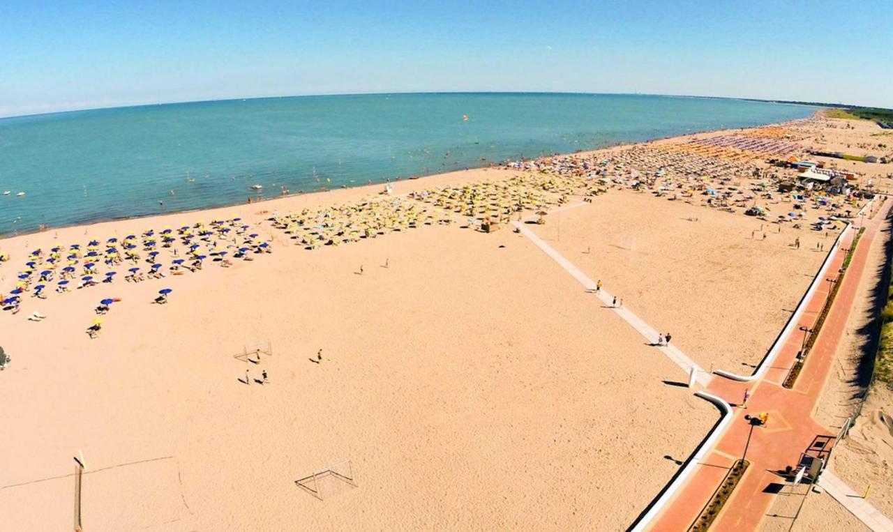 Peaceful Flat With Direct Beach Access Beahost Розолина-Маре Экстерьер фото
